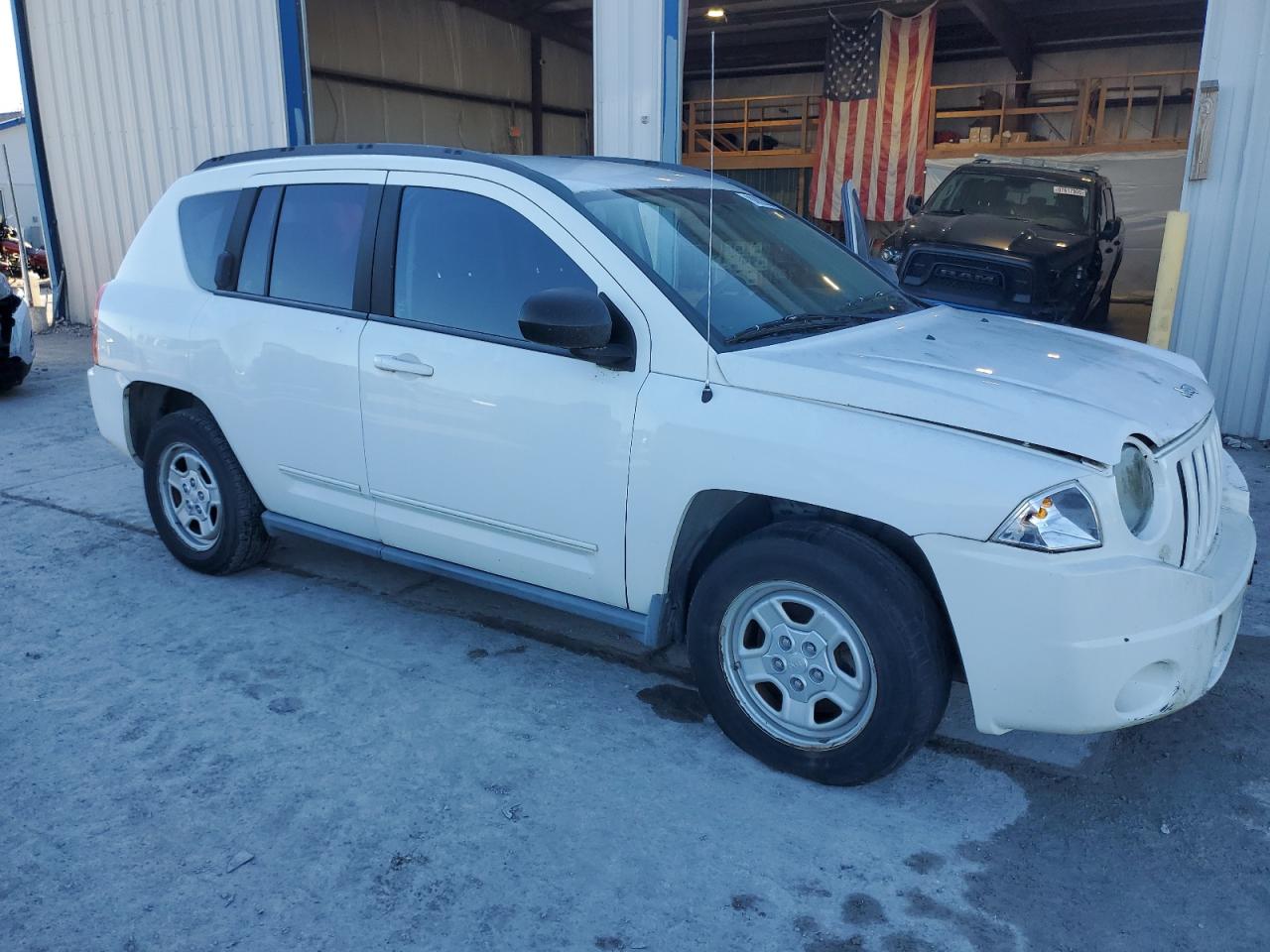 2010 Jeep Compass - Image 4