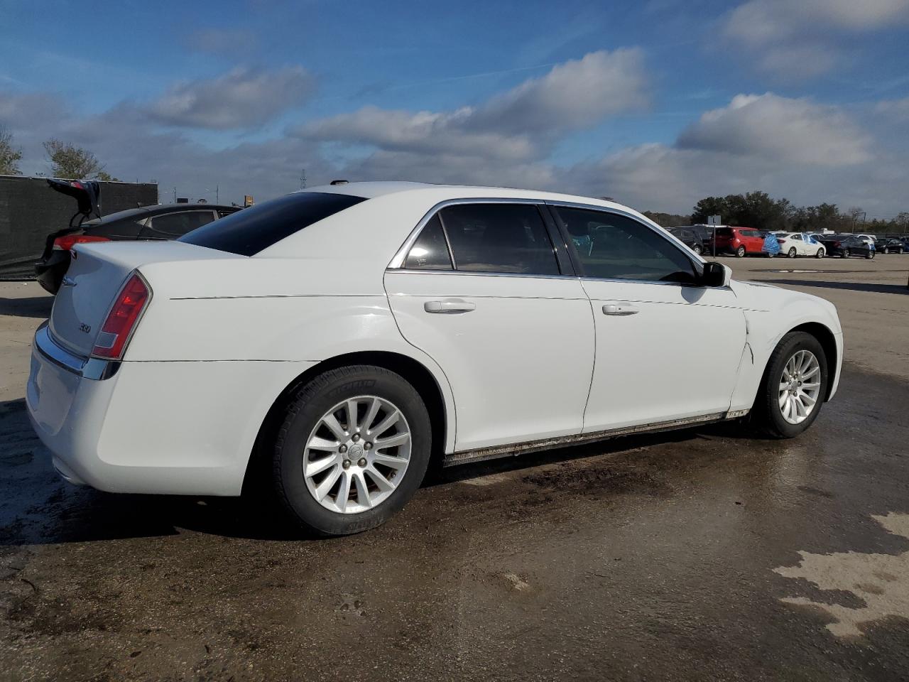2014 Chrysler 300 - Image 3