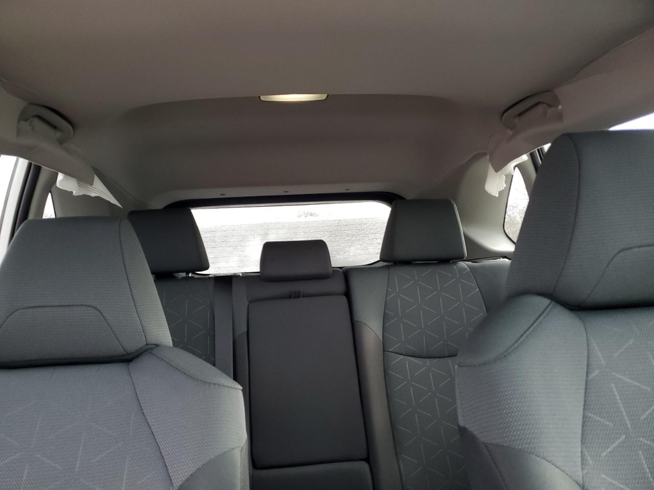 2024 Toyota RAV 4 - Image 10