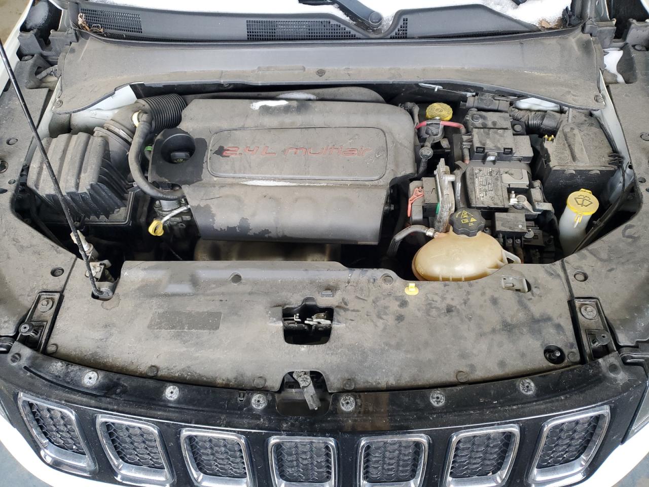 2018 Jeep Compass - Image 12