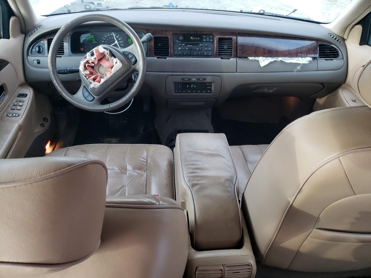 1998 Lincoln Town Car - Image 8