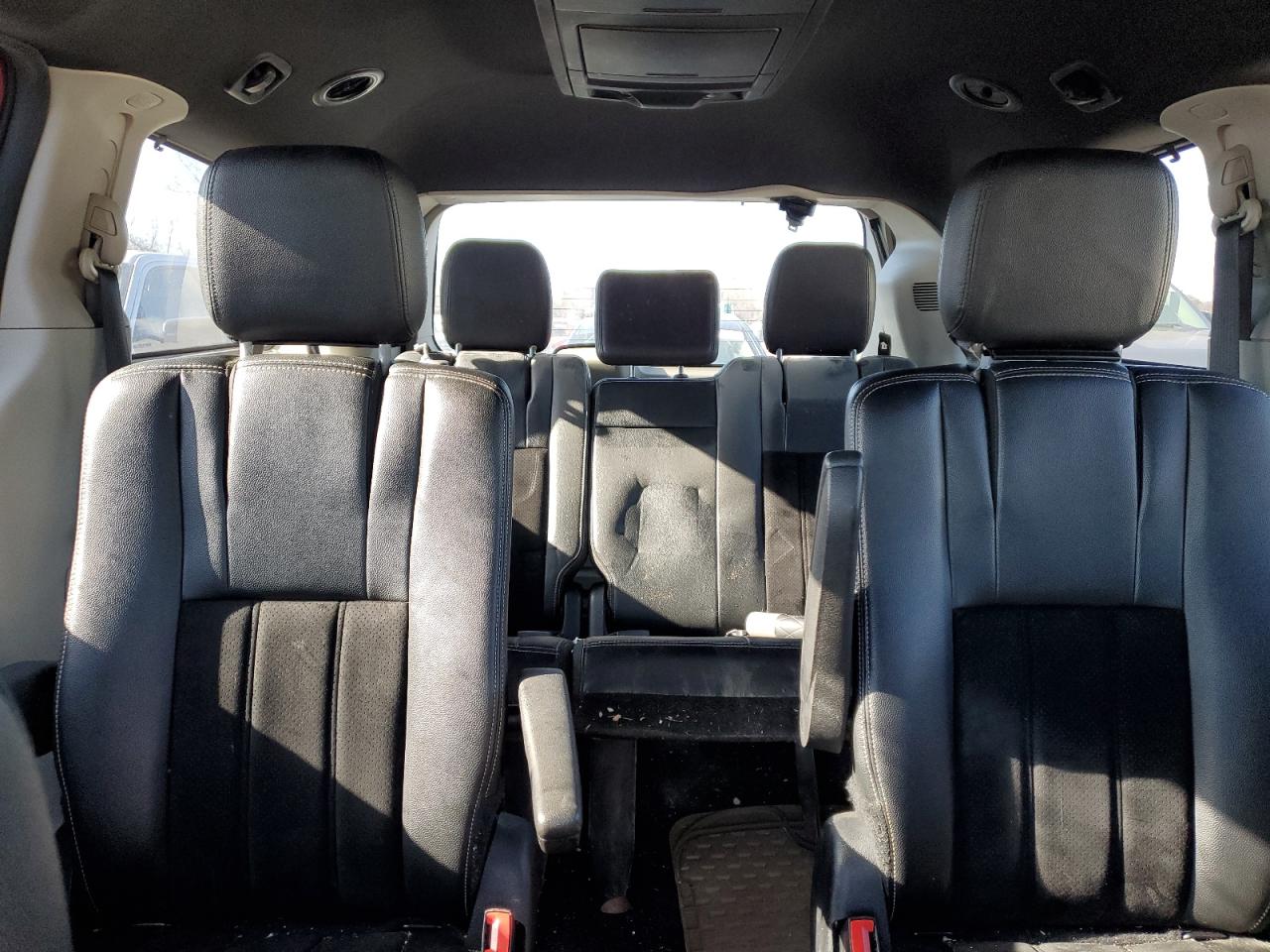 2016 Dodge Caravan - Image 10