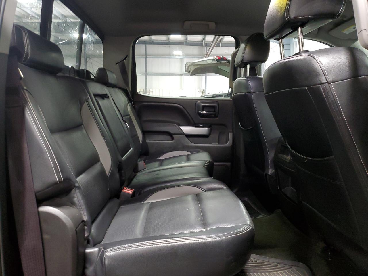 2016 Chevrolet Silverado - Image 10