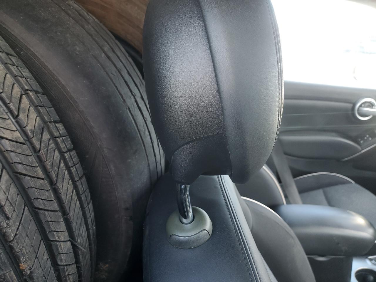 2017 Fiat 500 - Image 10