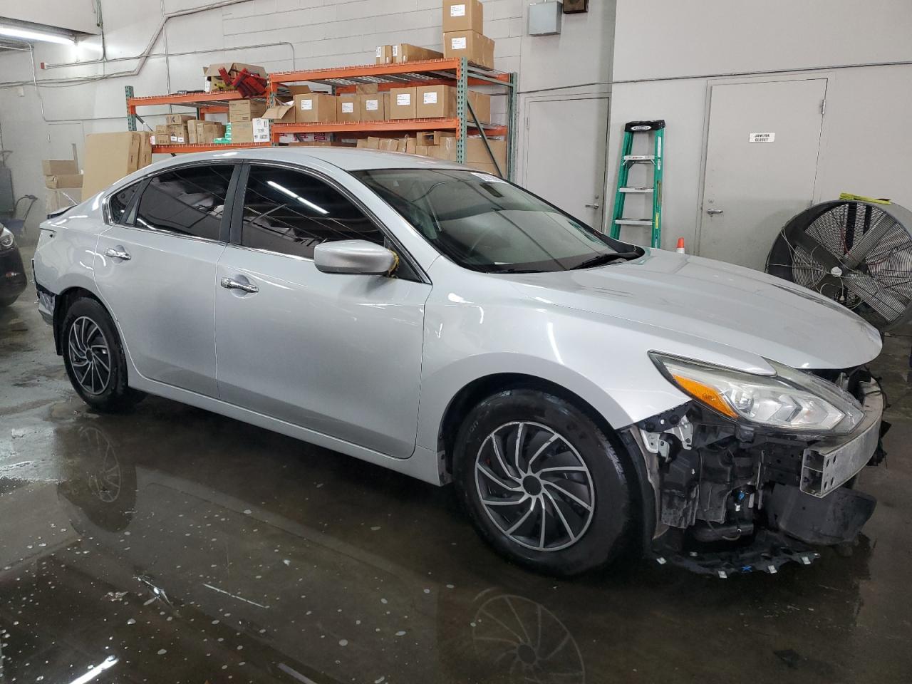 2016 Nissan Altima - Image 4