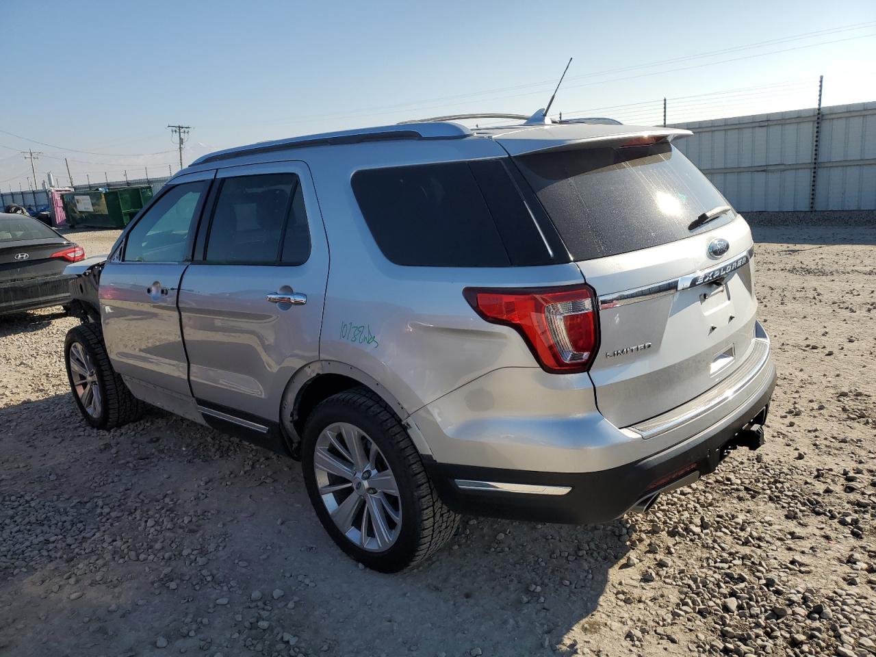 2019 Ford Explorer - Image 2