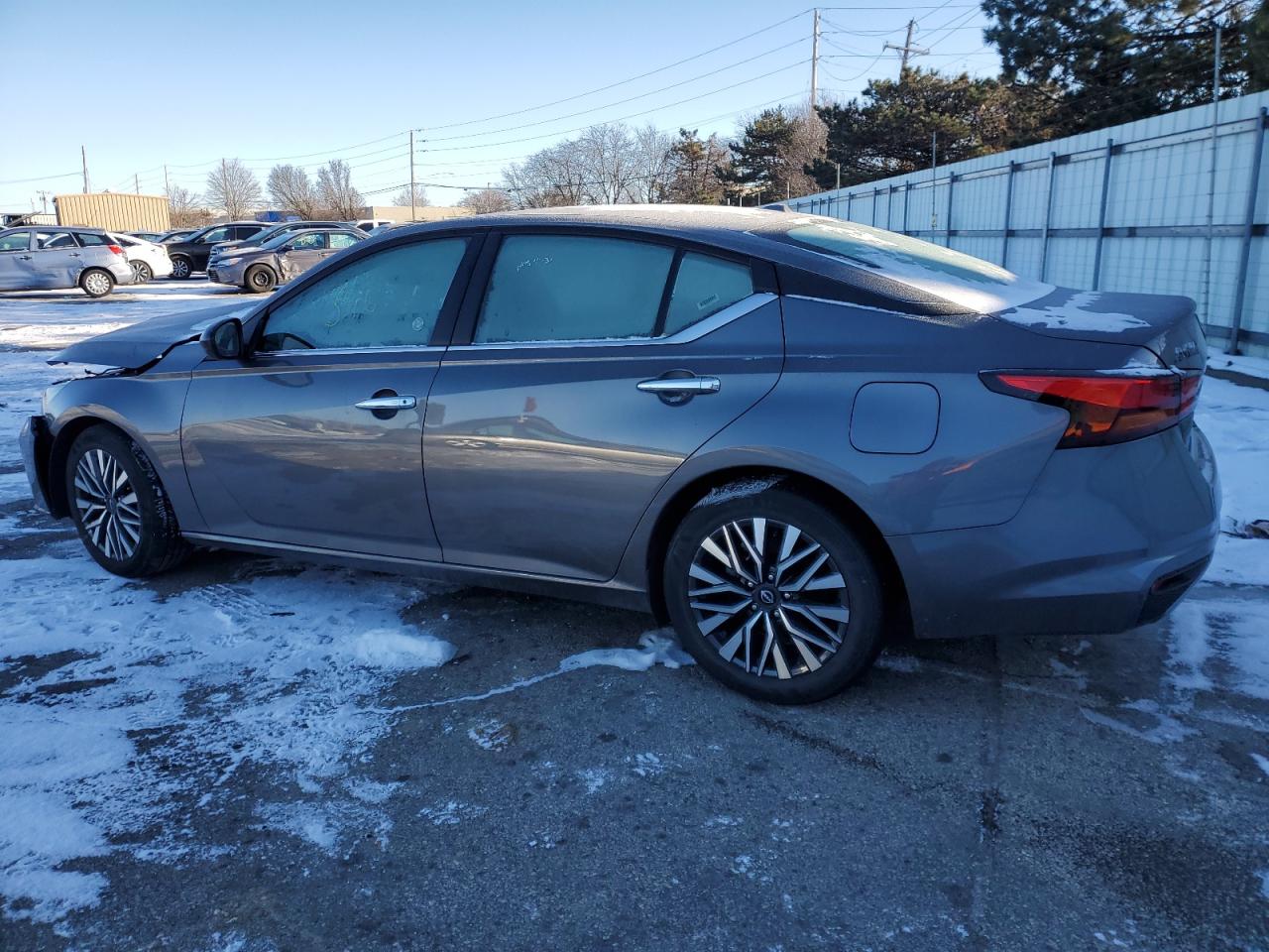 2024 Nissan Altima - Image 2