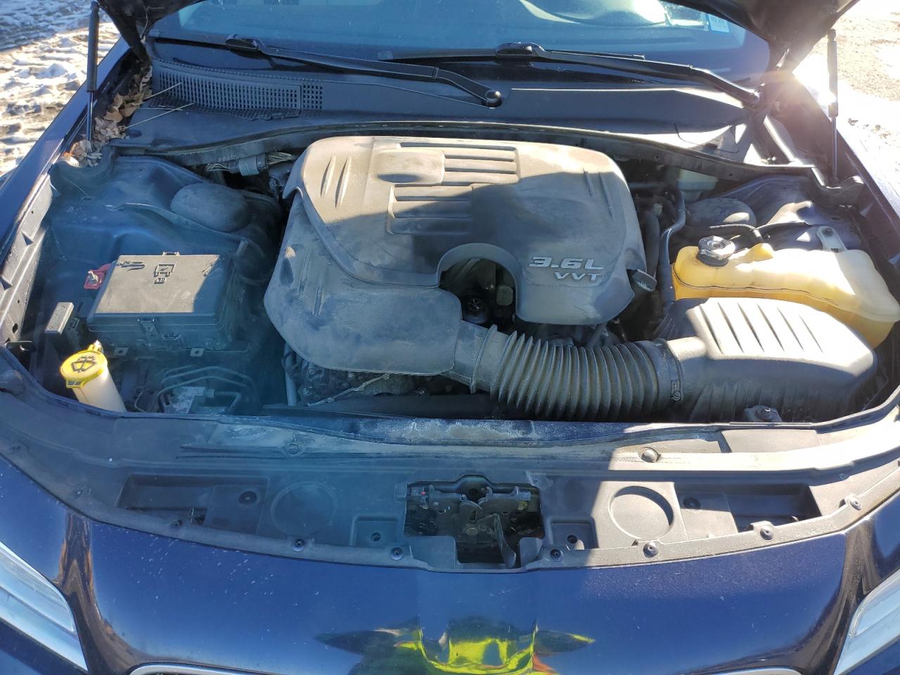 2015 Chrysler 300 - Image 12