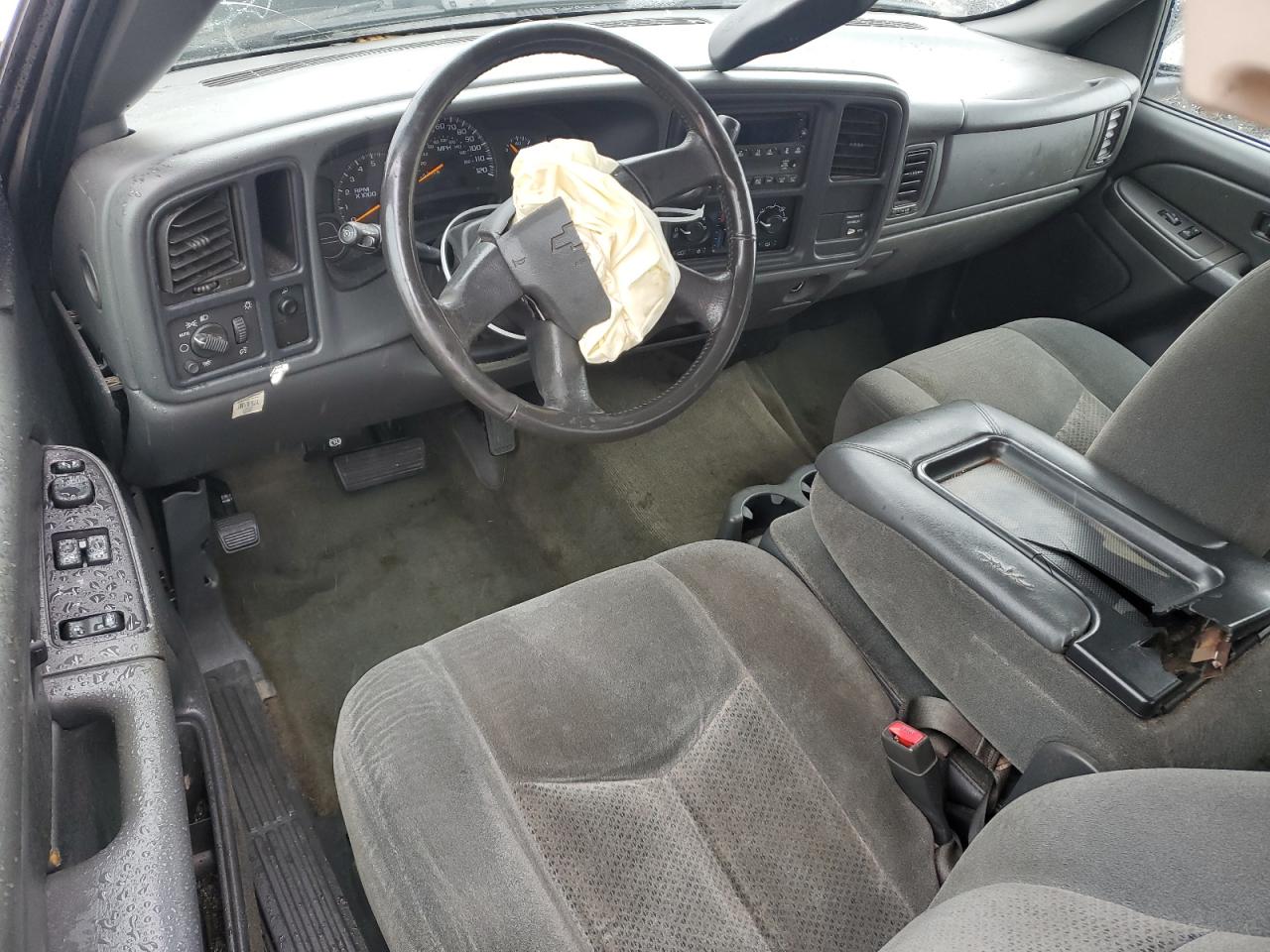2004 Chevrolet Silverado - Image 8