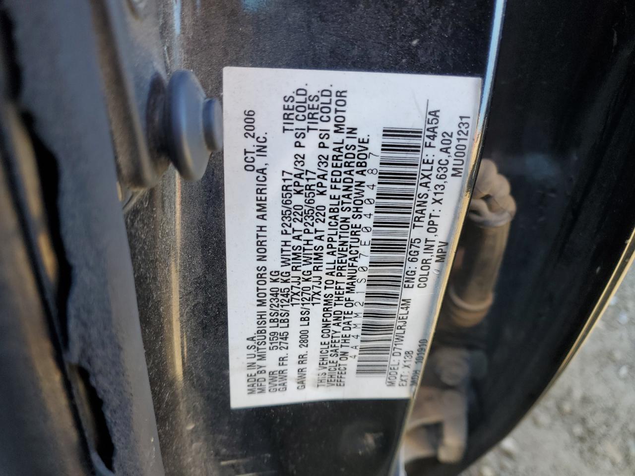 2007 Mitsubishi Endeavor - Image 13