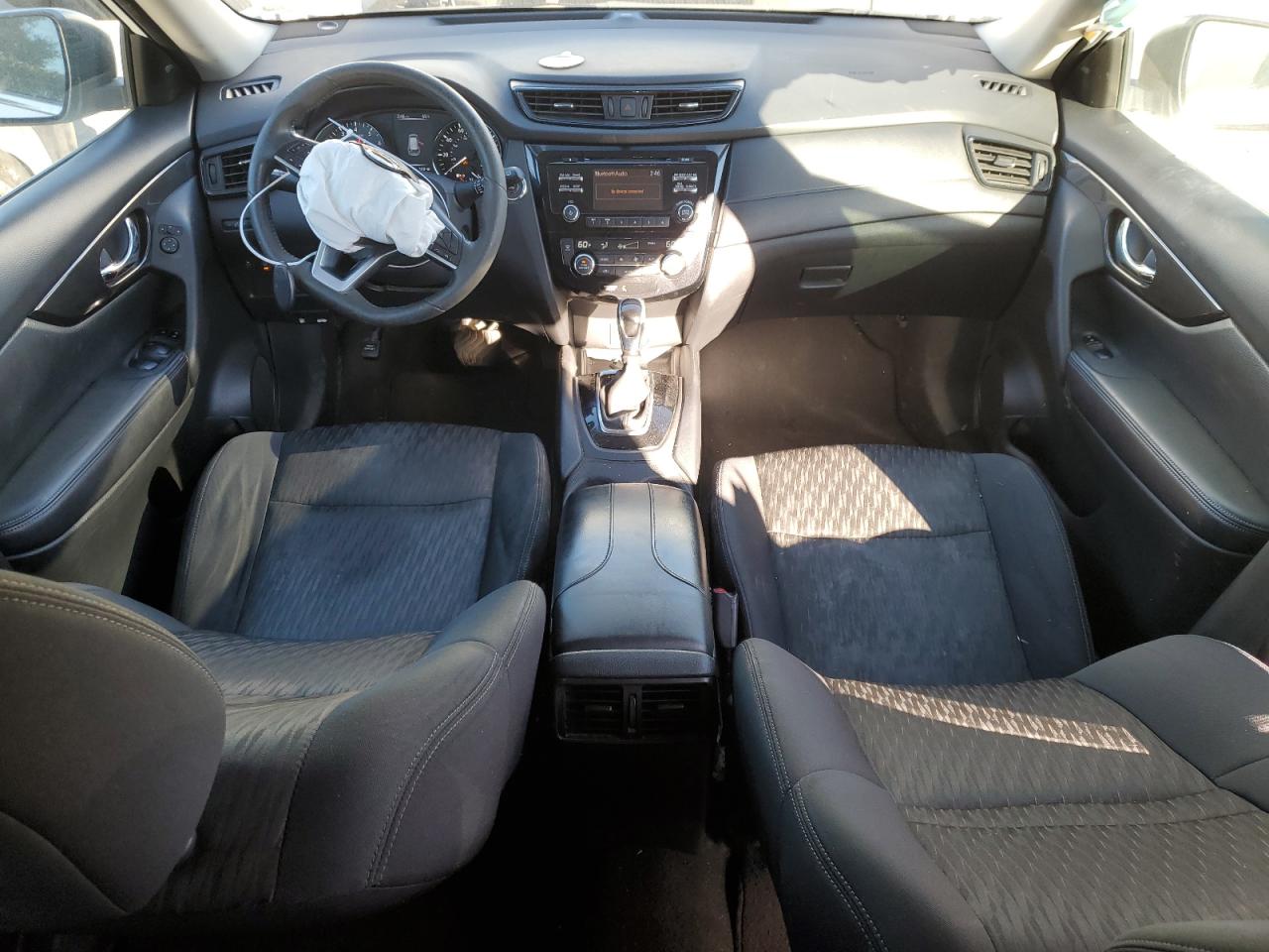 2017 Nissan Rogue - Image 8