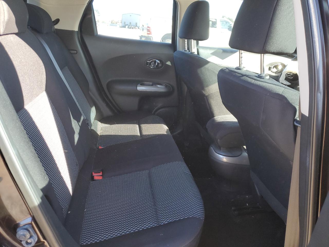 2015 Nissan Juke - Image 11