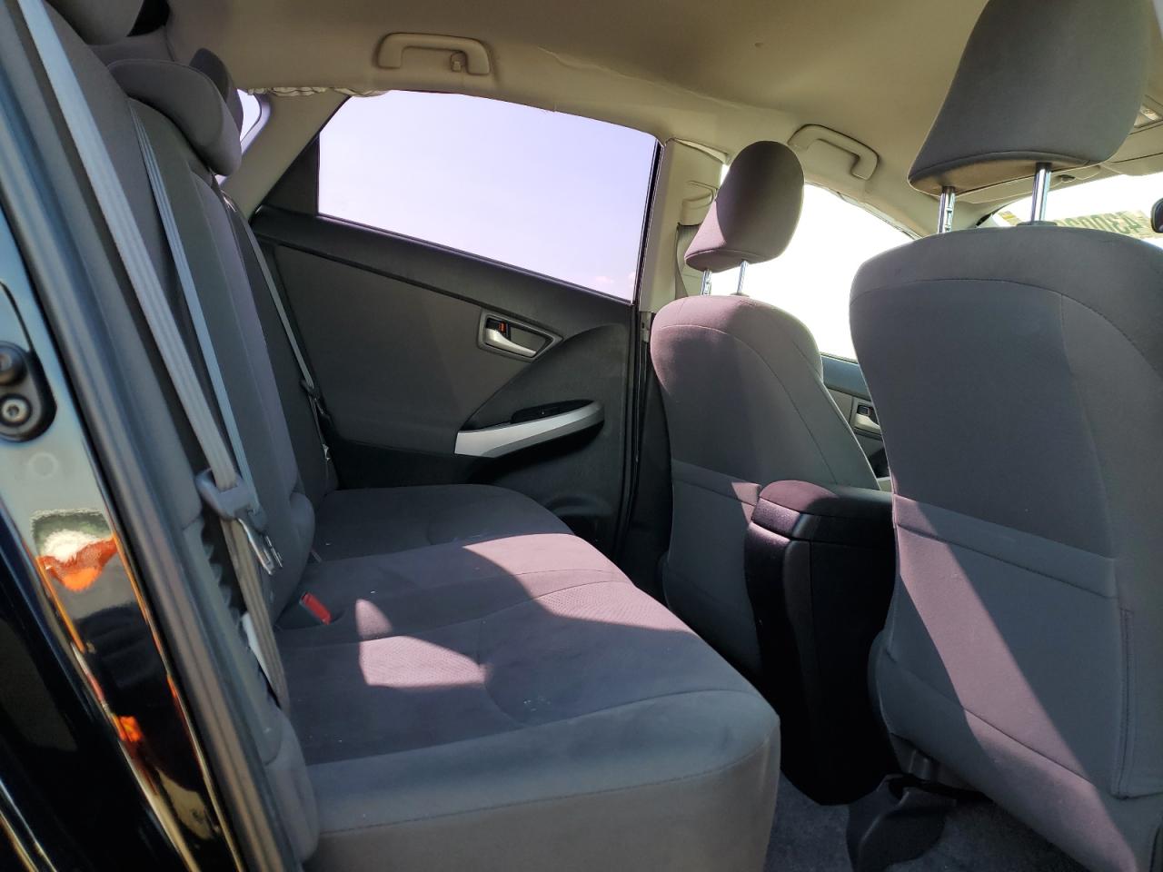 2013 Toyota Prius - Image 10