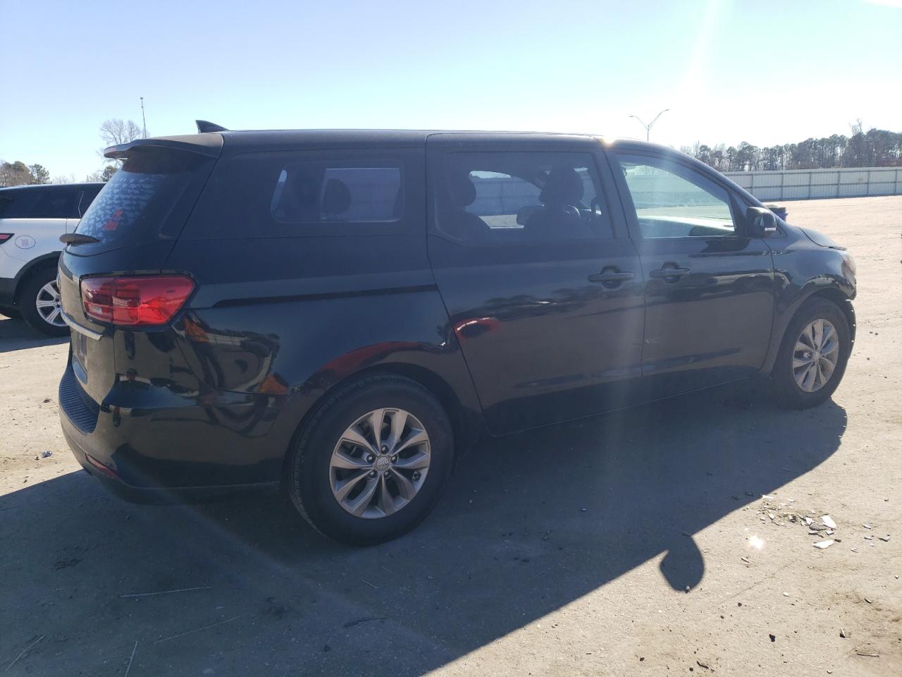 2019 Kia Sedona - Image 3