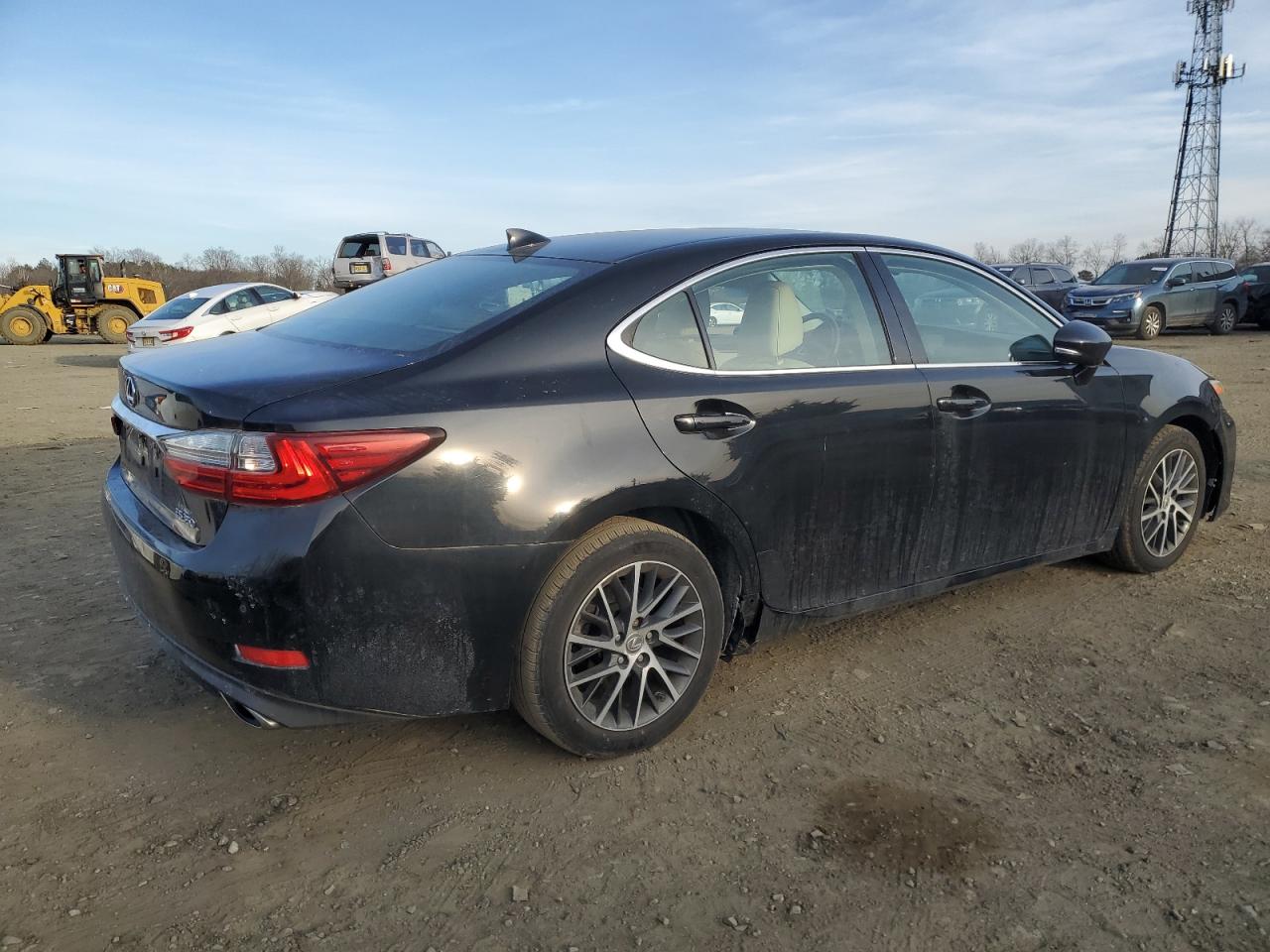 2016 Lexus ES - Image 3