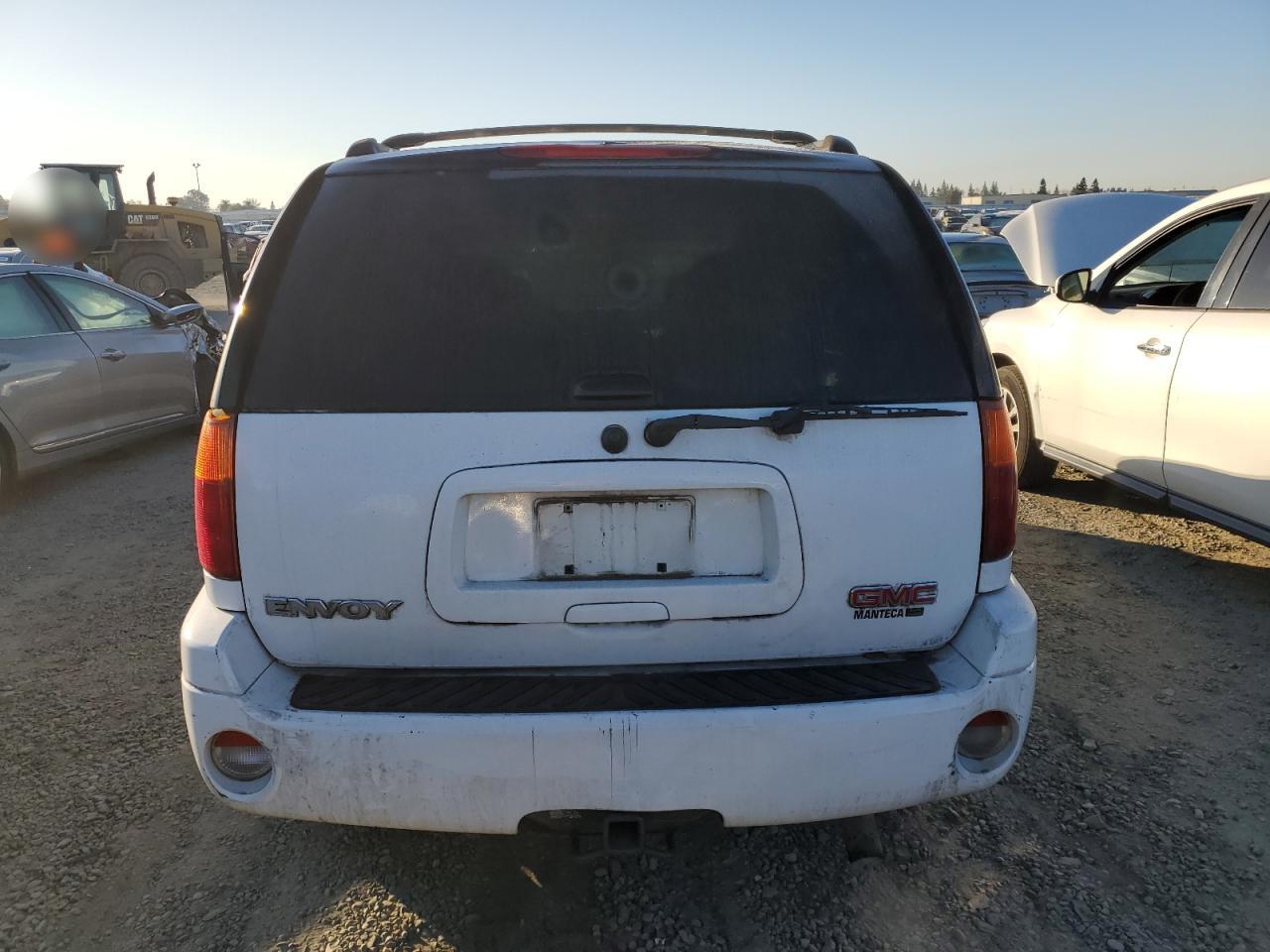 2005 GMC Envoy - Image 6