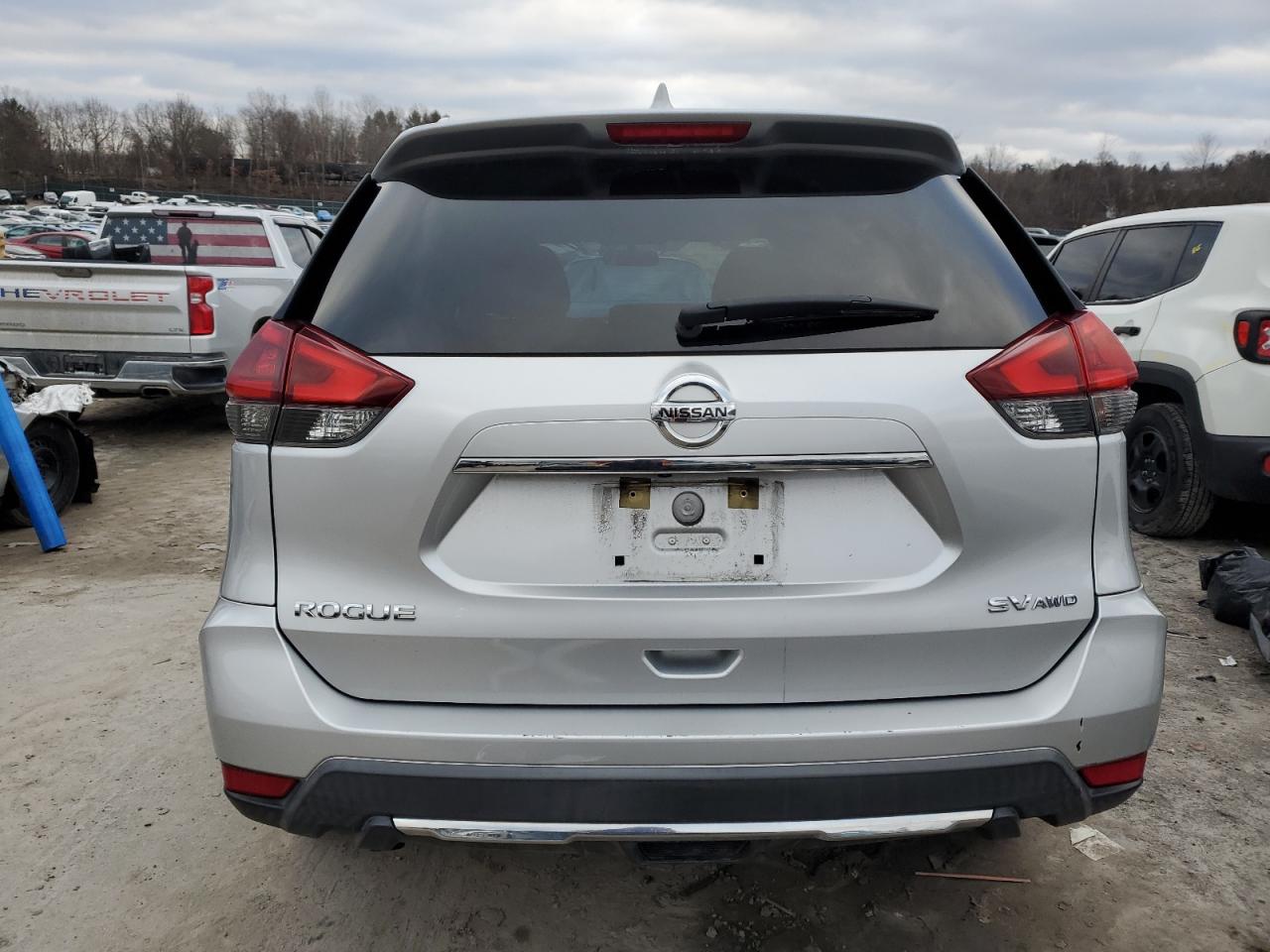 KNMAT2MV7JP594270 NISSAN ROGUE 2018