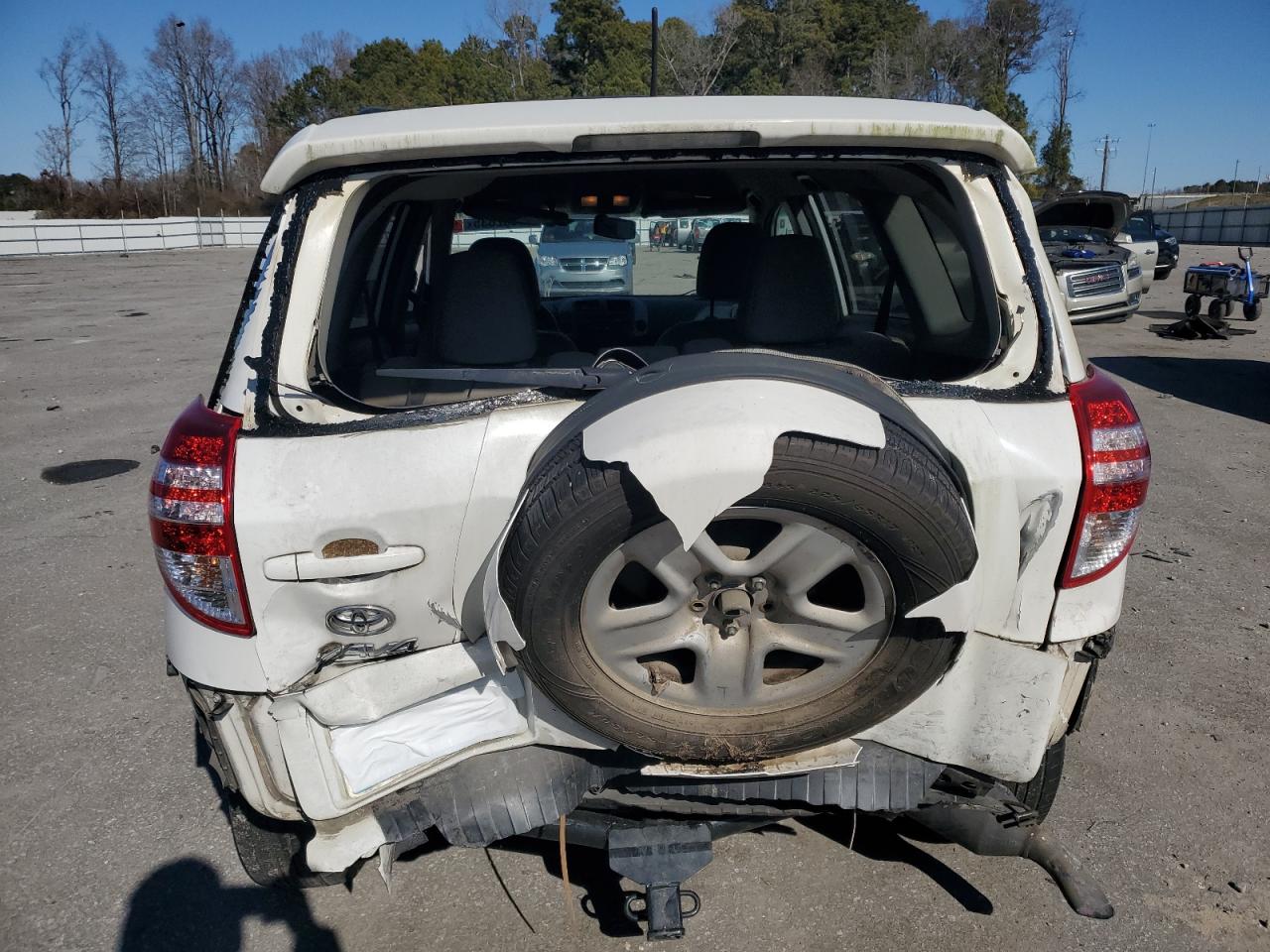 2012 Toyota RAV 4 - Image 6