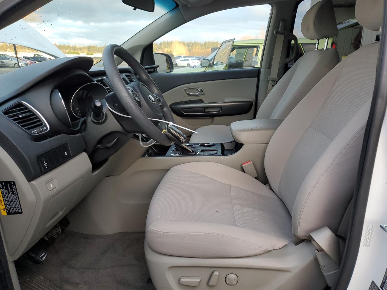 2020 Kia Sedona - Image 7