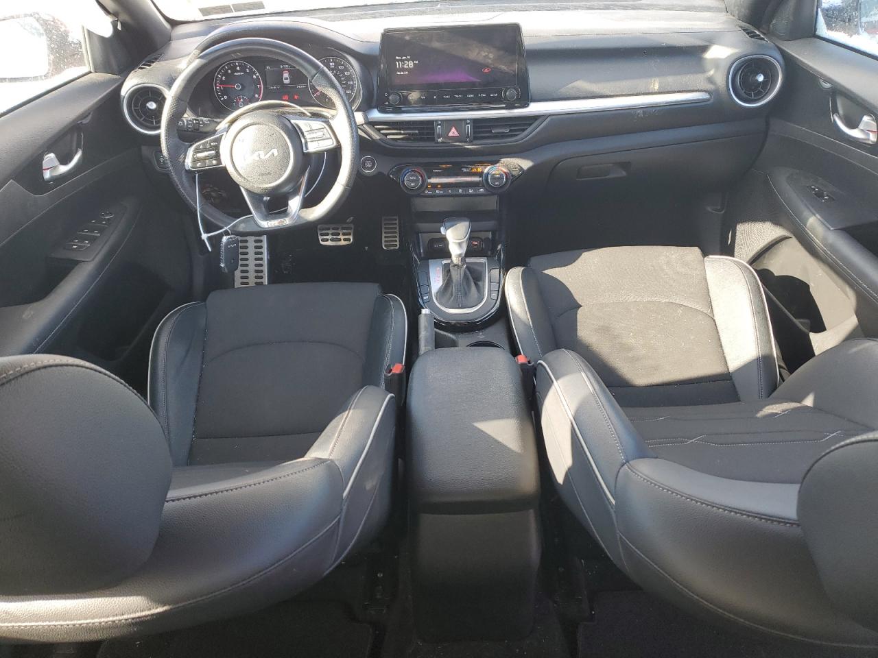 2023 Kia Forte - Image 8