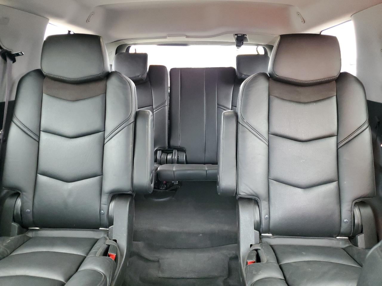 2016 Cadillac Escalade - Image 10