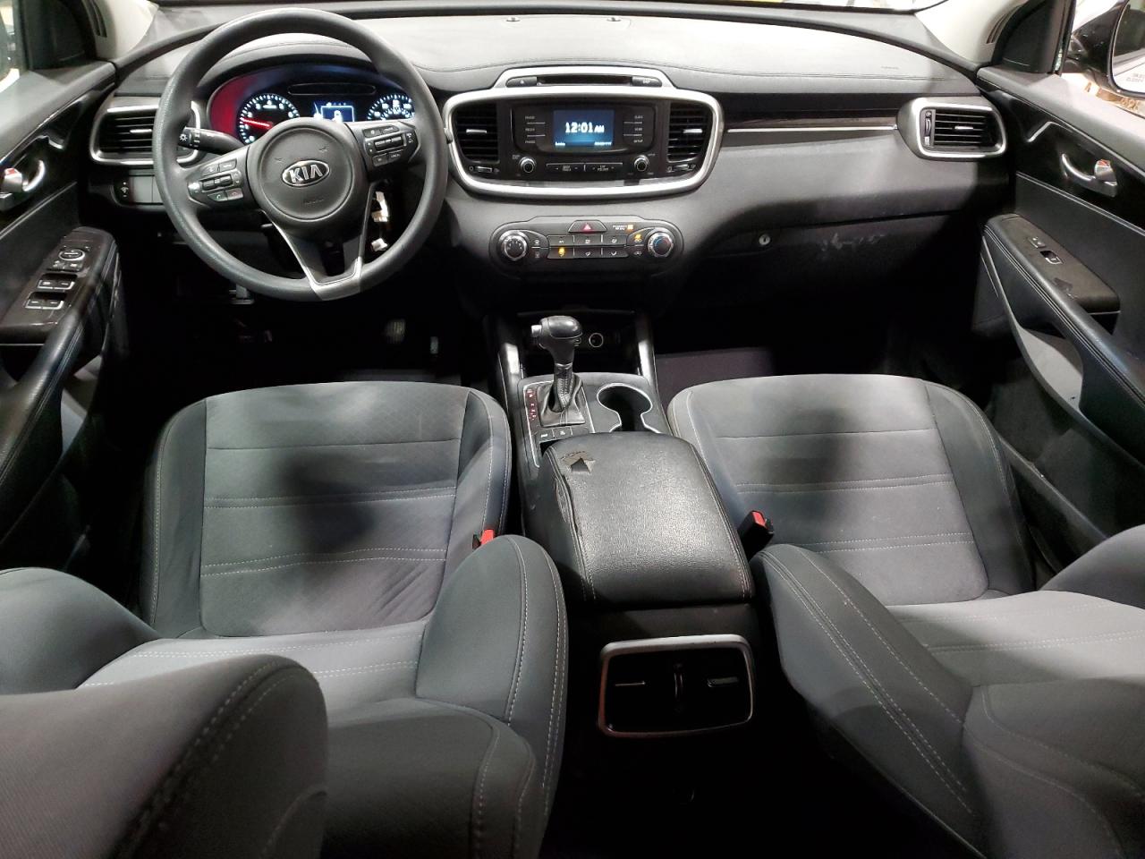 2017 Kia Sorento - Image 8