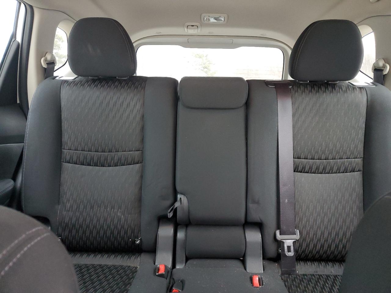 2017 Nissan Rogue - Image 10