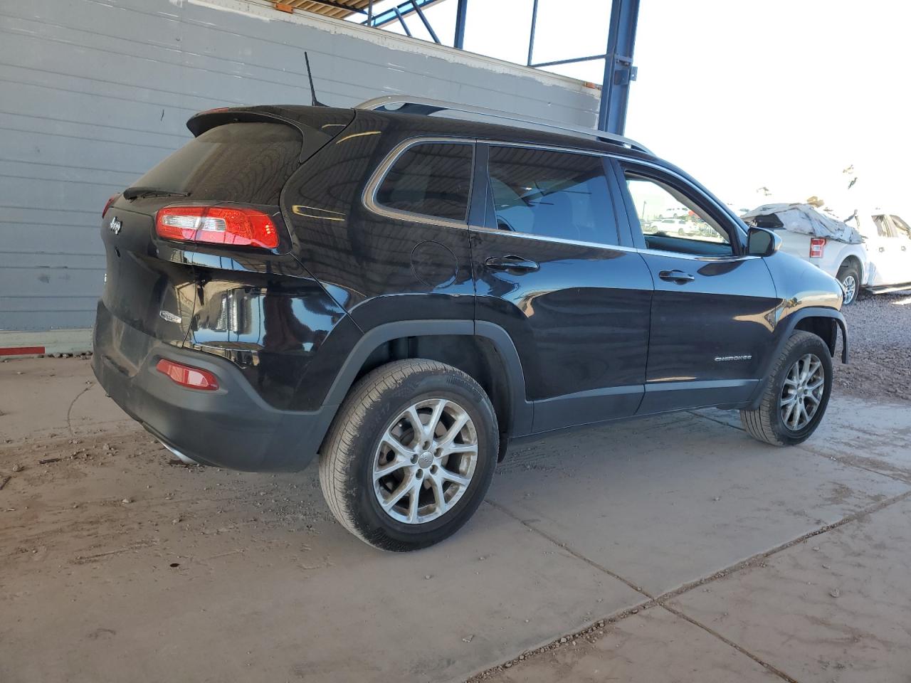 2017 Jeep Grand Cherokee - Image 3