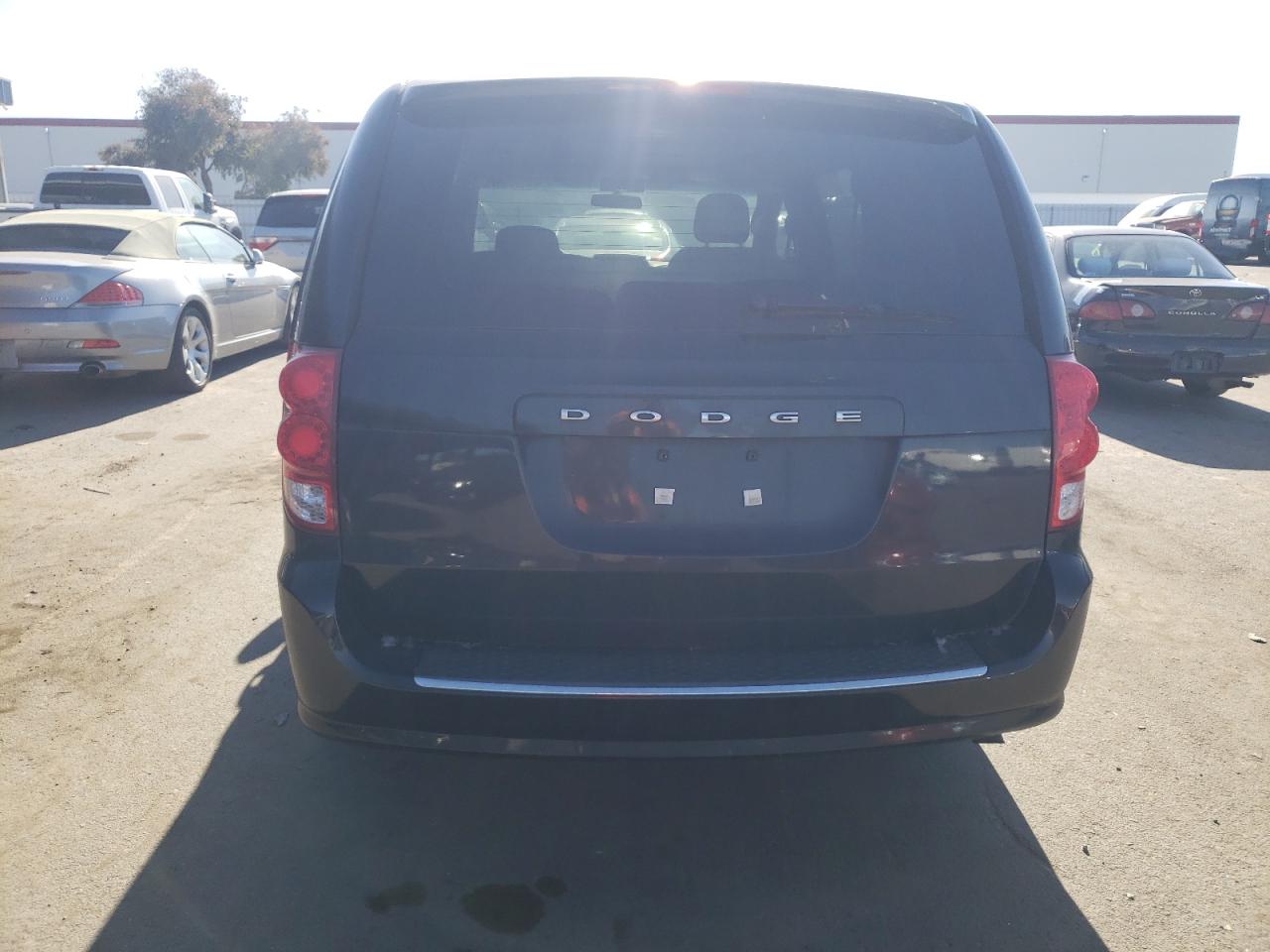 2014 Dodge Caravan - Image 6