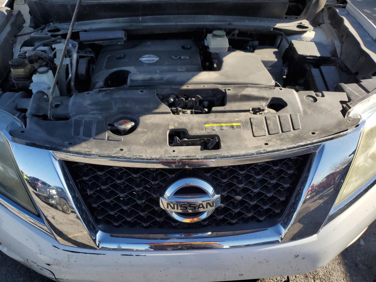 2014 Nissan Pathfinder - Image 12