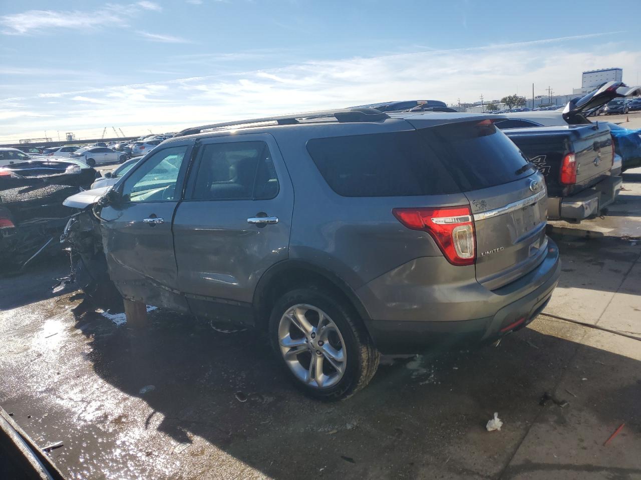 2014 Ford Explorer - Image 2