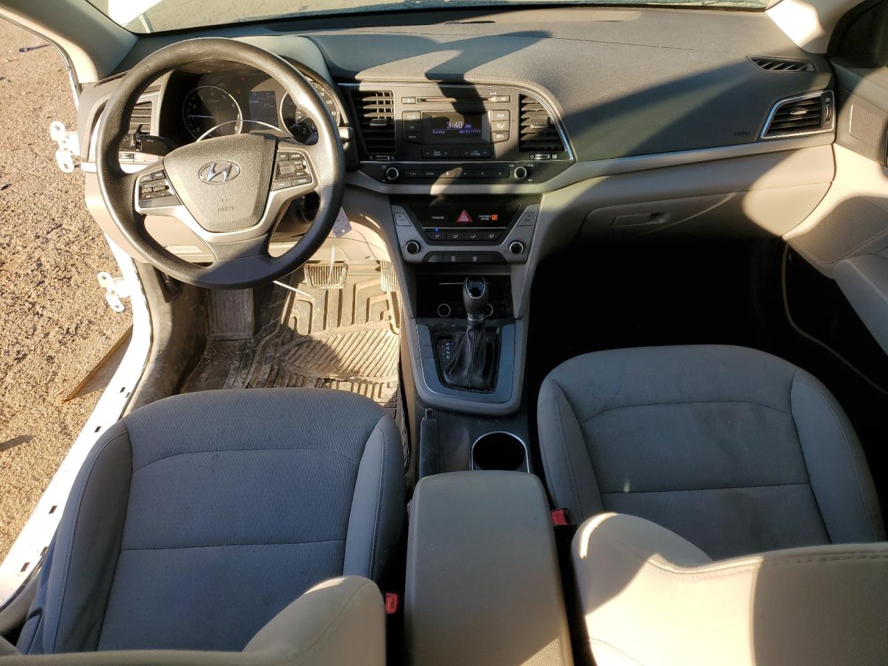2017 Hyundai Elantra - Image 8