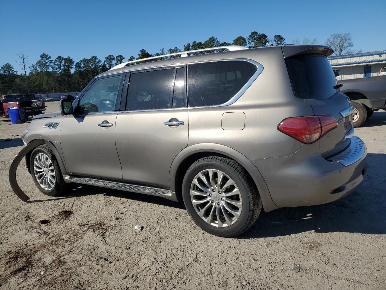 2017 Infiniti QX80 - Image 2