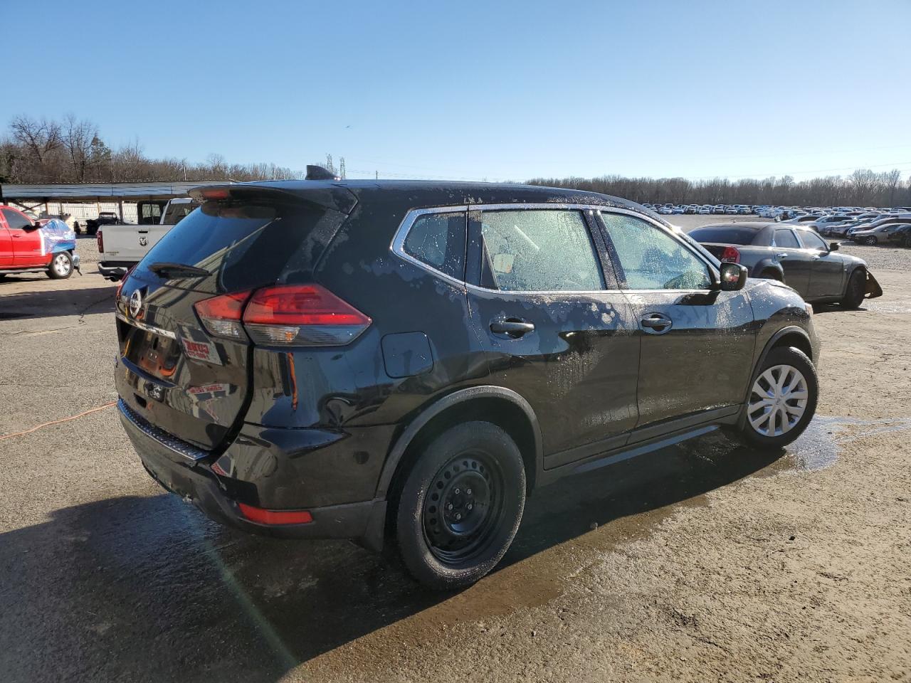 2017 Nissan Rogue - Image 3