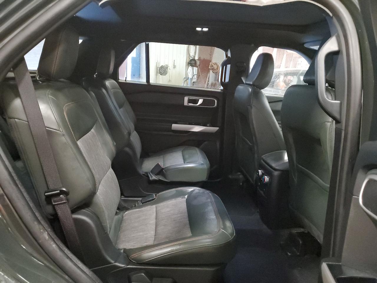 2022 Ford Explorer - Image 11