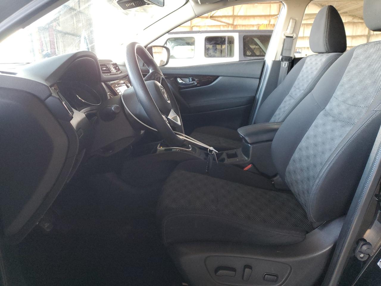 2019 Nissan Rogue - Image 7