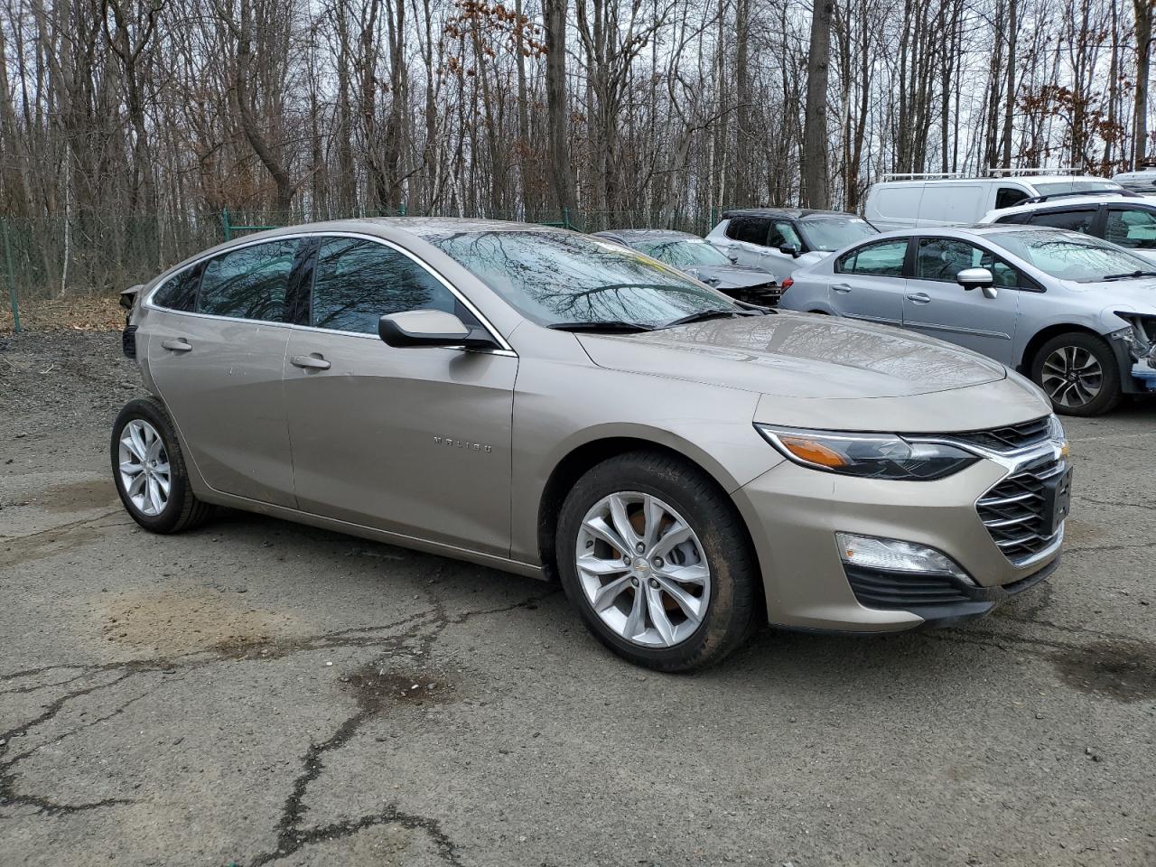 2022 Chevrolet Malibu - Image 4