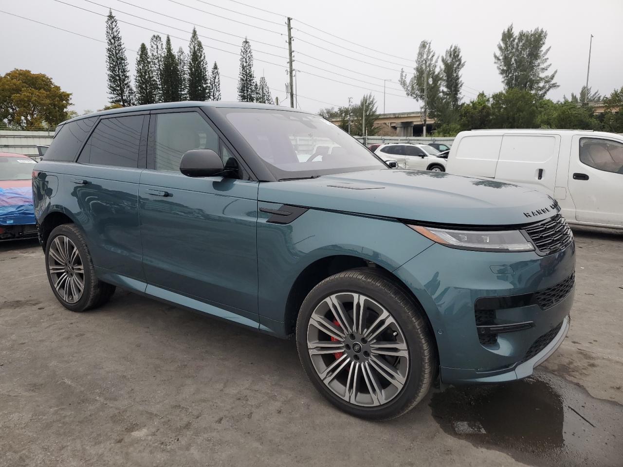 2023 Land Rover Range Rover - Image 4