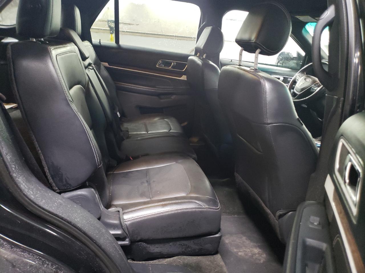 2016 Ford Explorer - Image 11