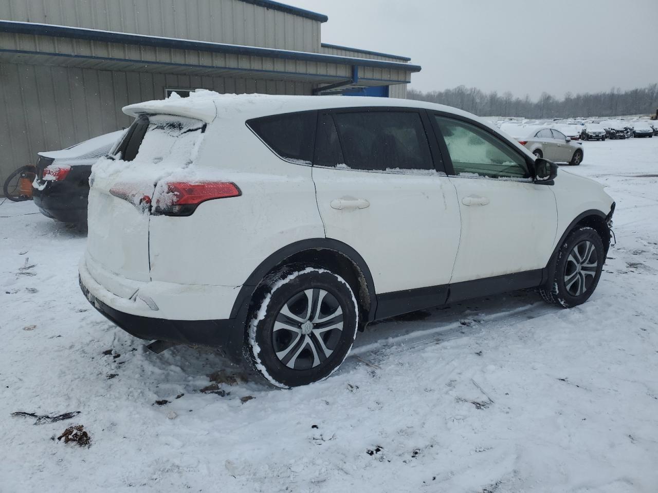 VIN JTMBFREV7JJ184400 2018 TOYOTA RAV4 no.3