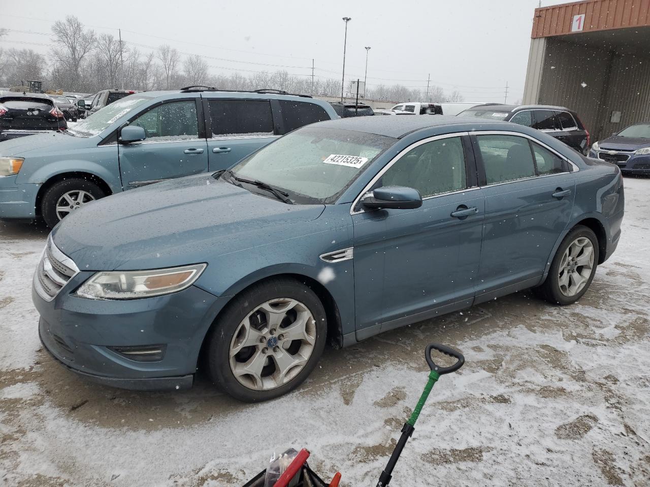 2010 Ford Taurus - Image 1