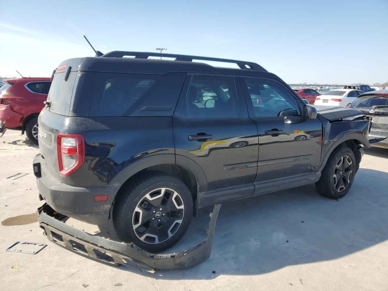 2022 Ford Bronco - Image 3
