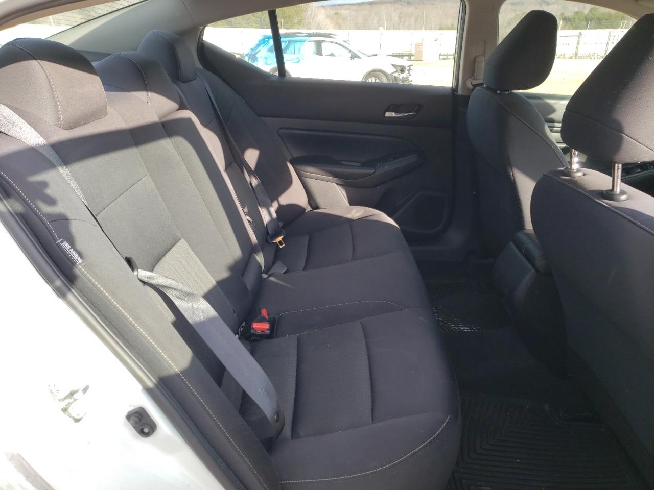 2021 Nissan Altima - Image 10