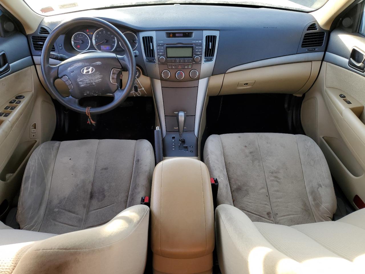 2010 Hyundai Sonata - Image 8