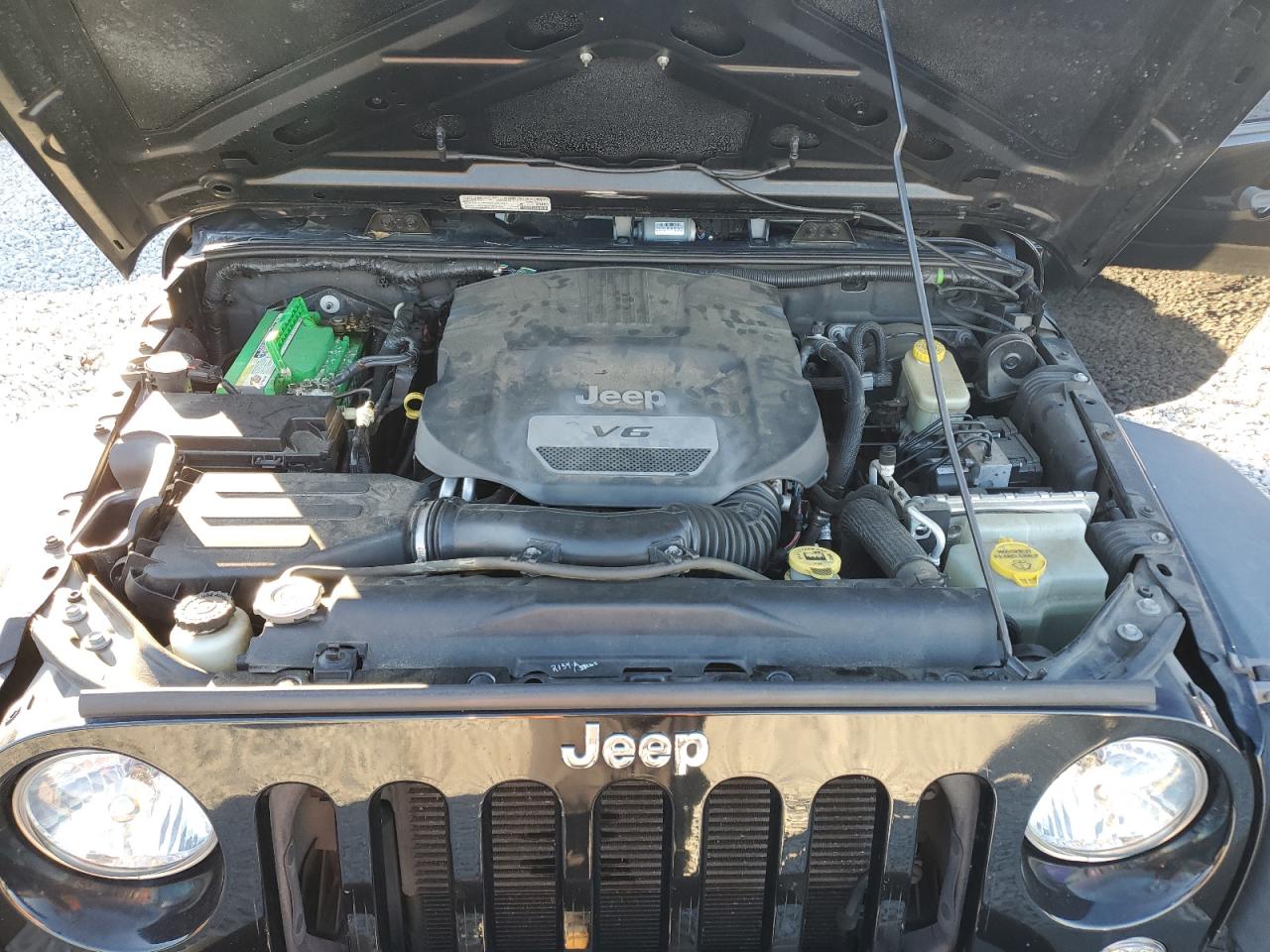 2014 Jeep Wrangler - Image 11