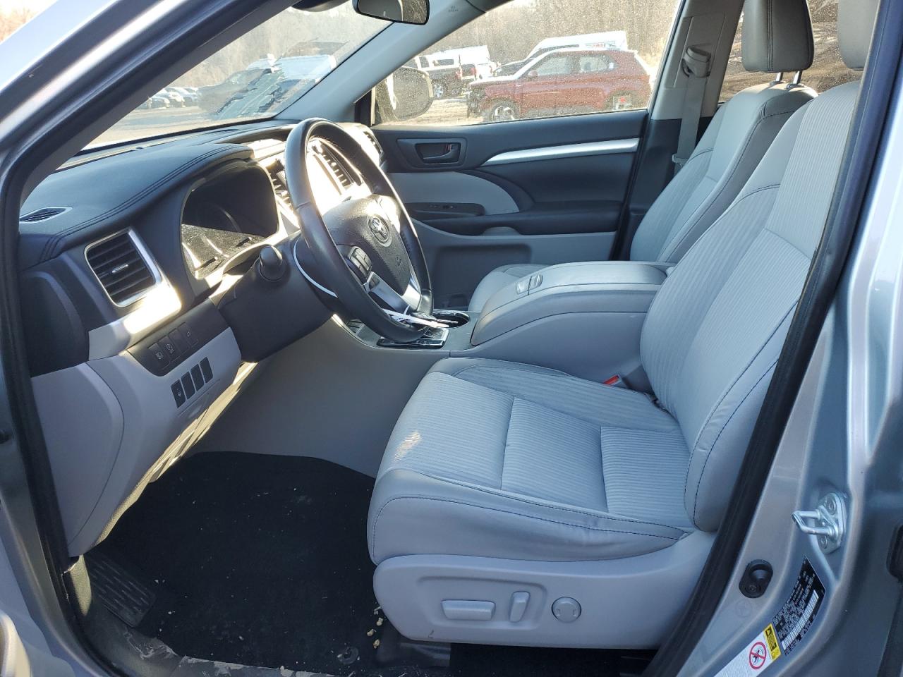 2019 Toyota Highlander - Image 7