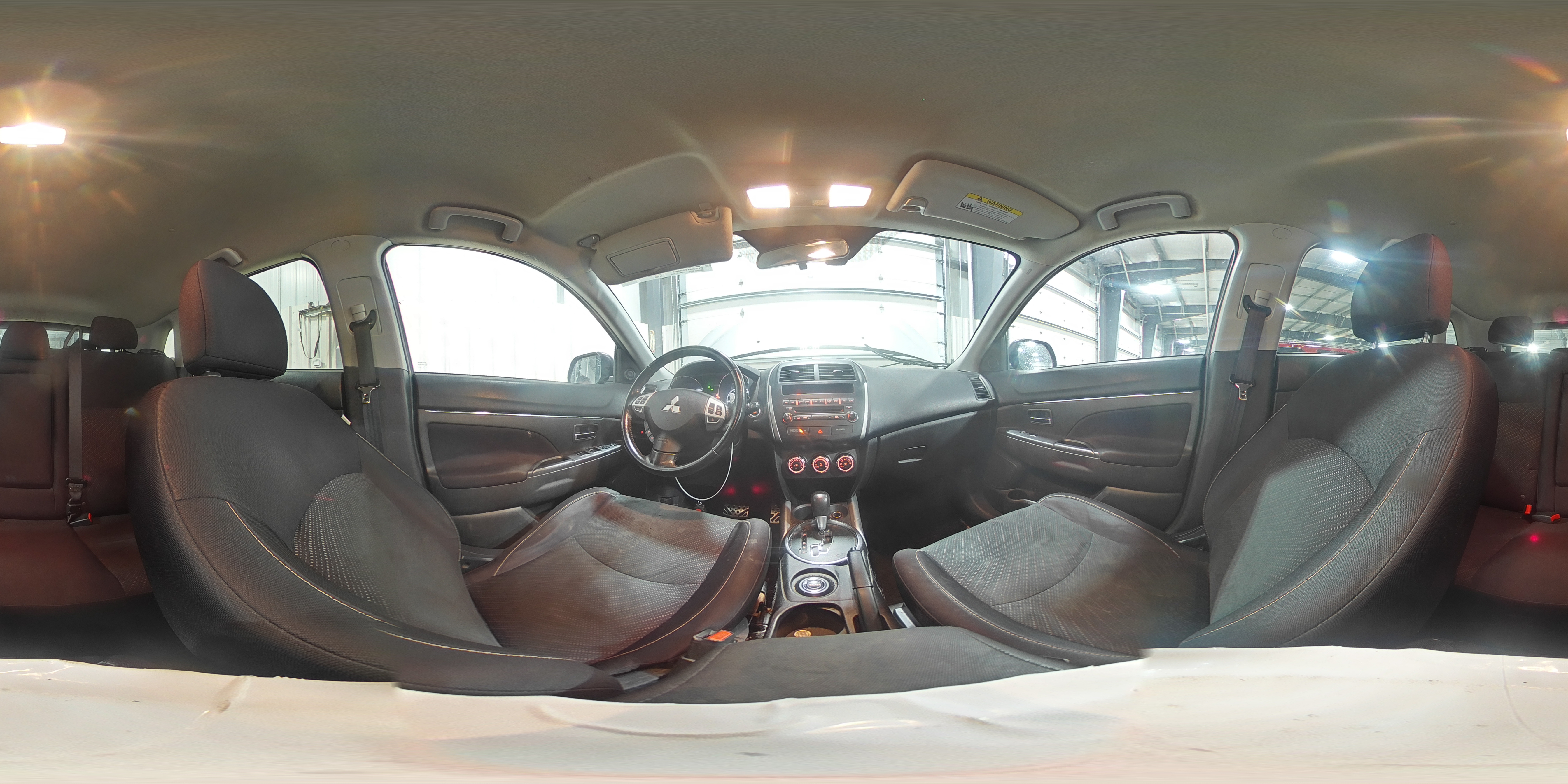 2013 Mitsubishi Outlander - Image 15