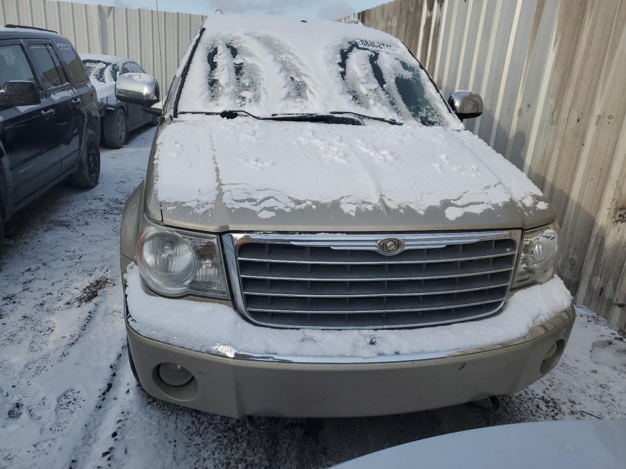 2009 Chrysler Aspen - Image 5