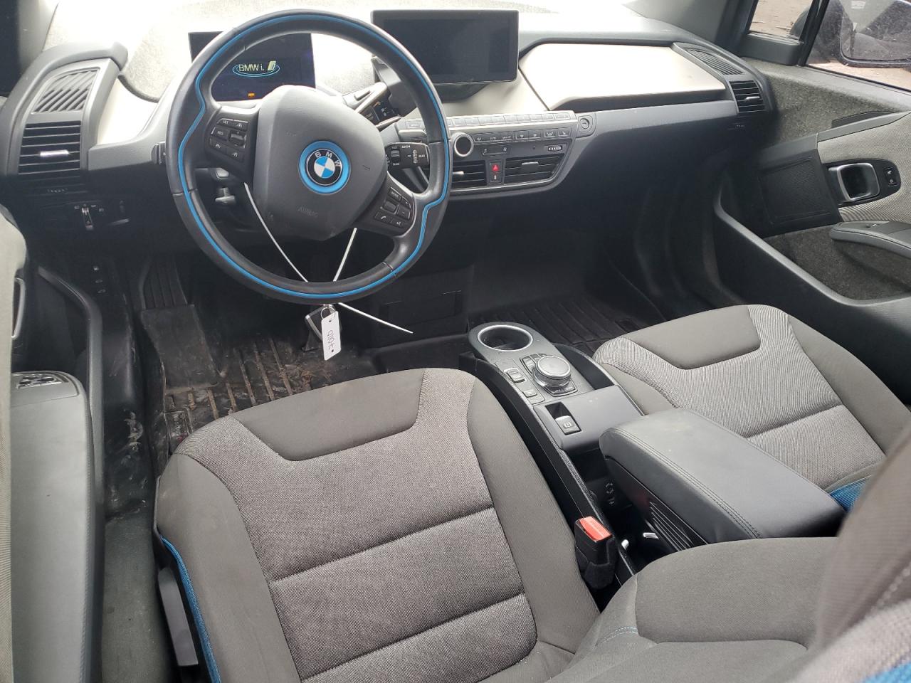 2017 BMW i3 - Image 8