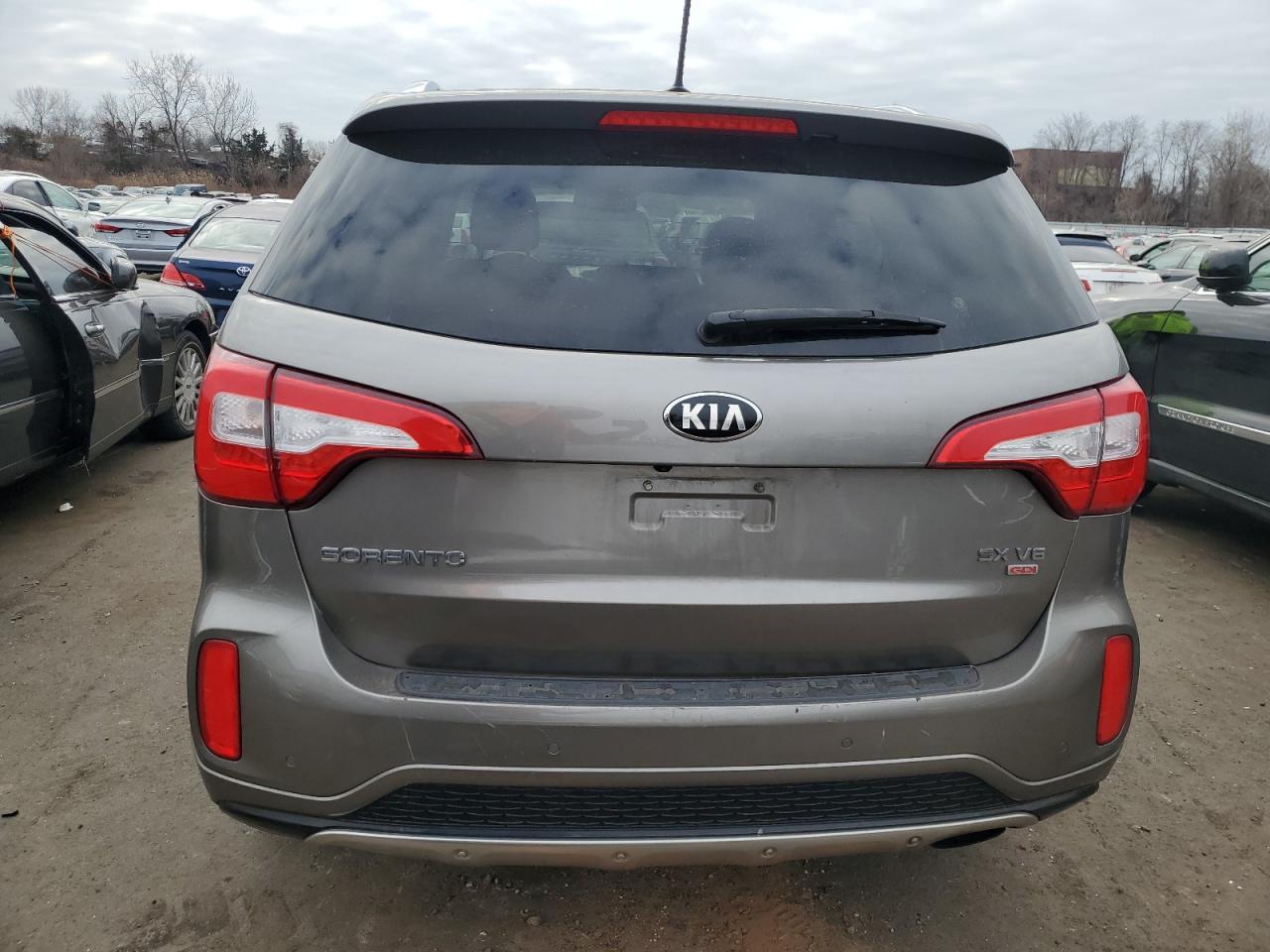 VIN 5XYKW4A70FG560775 2015 KIA SORENTO no.6